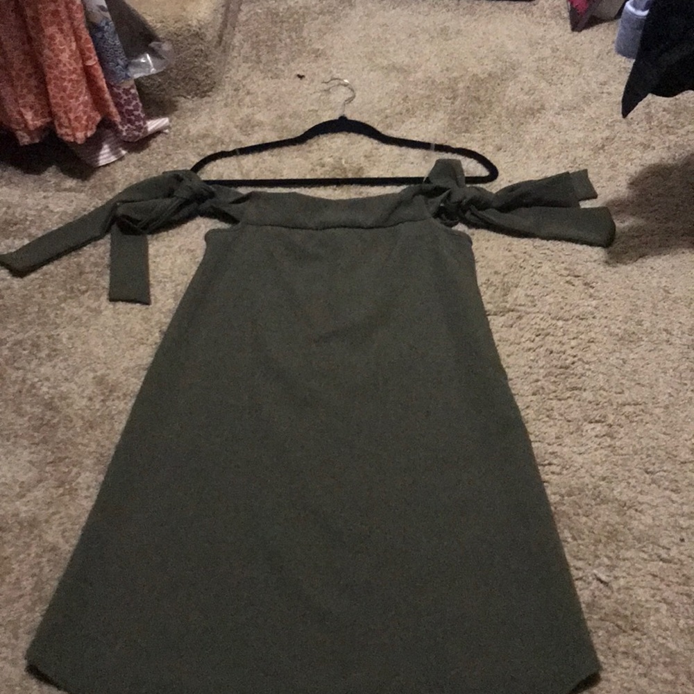 Beautiful franchescas dress brand new!! With tags